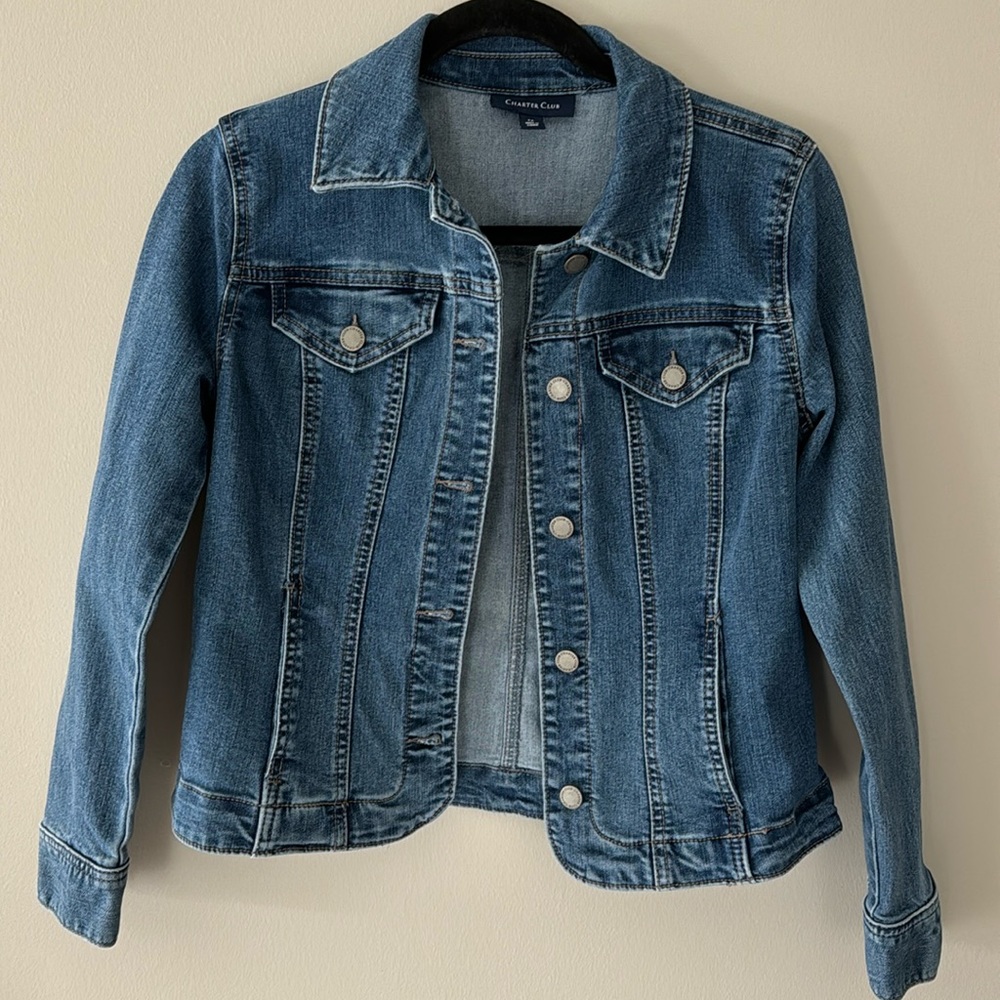Women’s Denim Jacket in Blue color